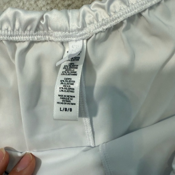 SKIMS White Lace Trim Pajama Set - Picture 5 of 5